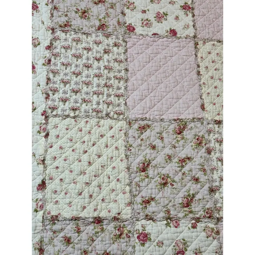 VTG Shabby Chic Pink Floral Antique Rose Patchwork Quilt Blanket Twin Scalloped